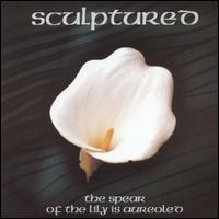 Spear of Lily Is Aureoled von Sculptured