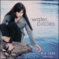 Water Circles von Mia Jang