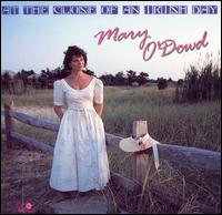 At the Close of an Irish Day von Mary O'Dowd