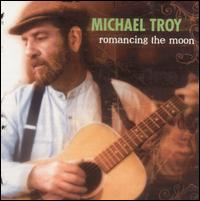 Romancing the Moon von Michael Troy