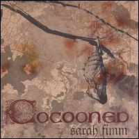 Cocooned von Sarah Fimm